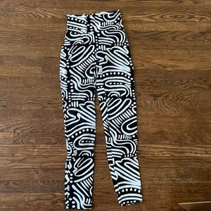 Nooworks Leggings Small in Dorcas Print